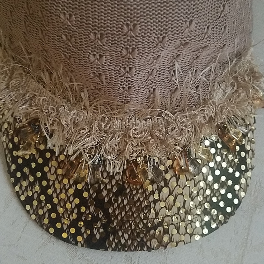 Fun hat - Picture 2 of 5